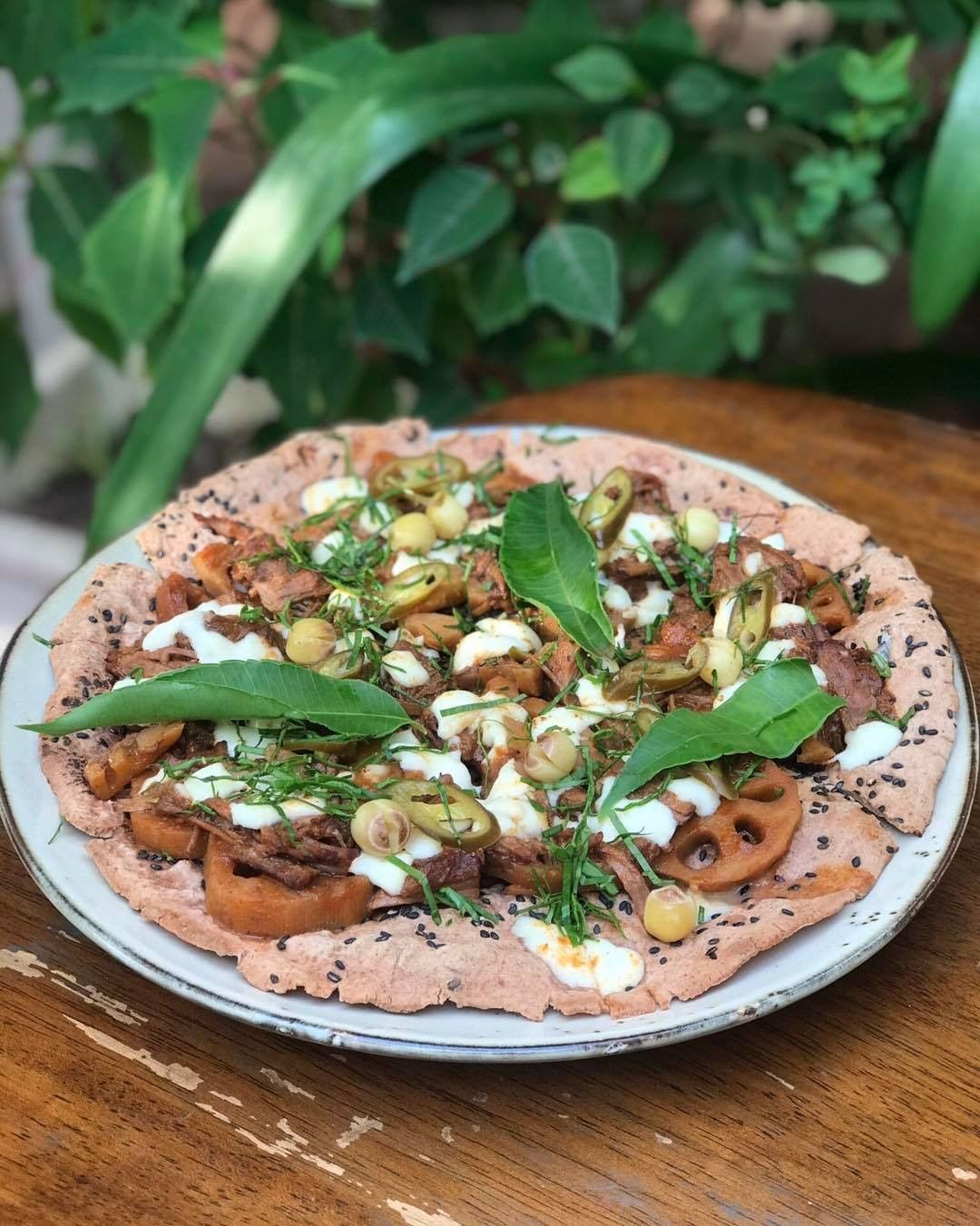 ?“PIZZA” BÁNH ĐA GẠO LỨT NƯỚNG THỊT BÒ HẦM CỦ SEN