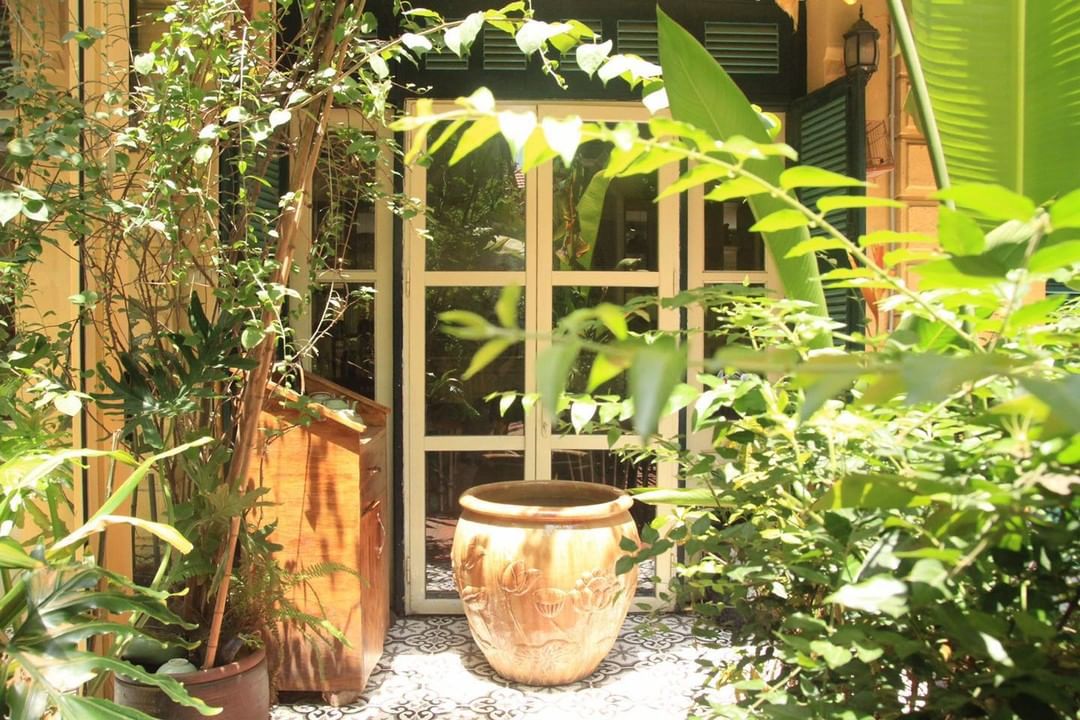 MỘT CHỐN CHO LÒNG THÊM THỔN THỨC